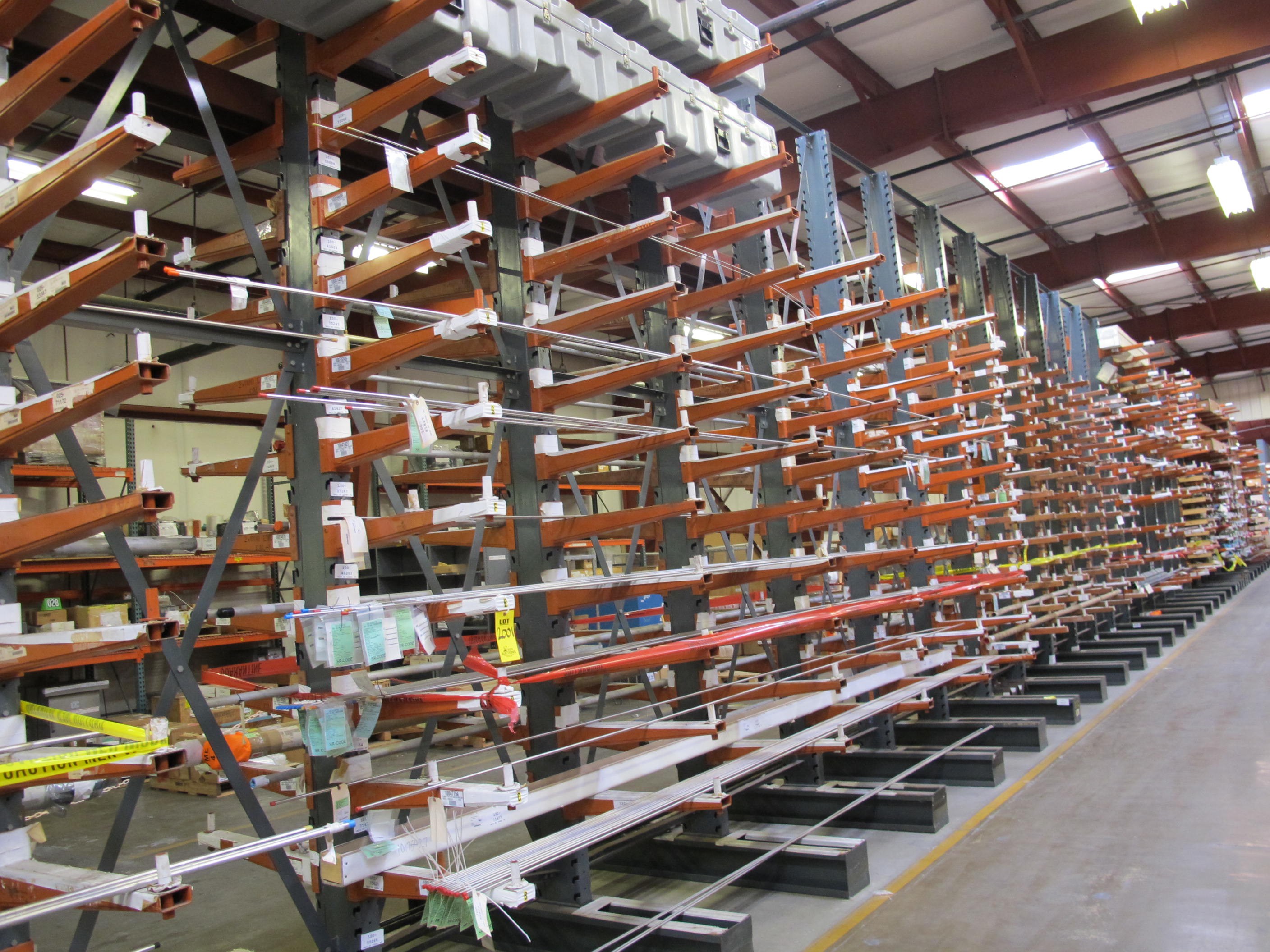 LOT ASSORTED SEAMLESS TYPE PIPE, TUBE, TUBING, ETC. (W-50) LOADING & HANDLING FEE $50-